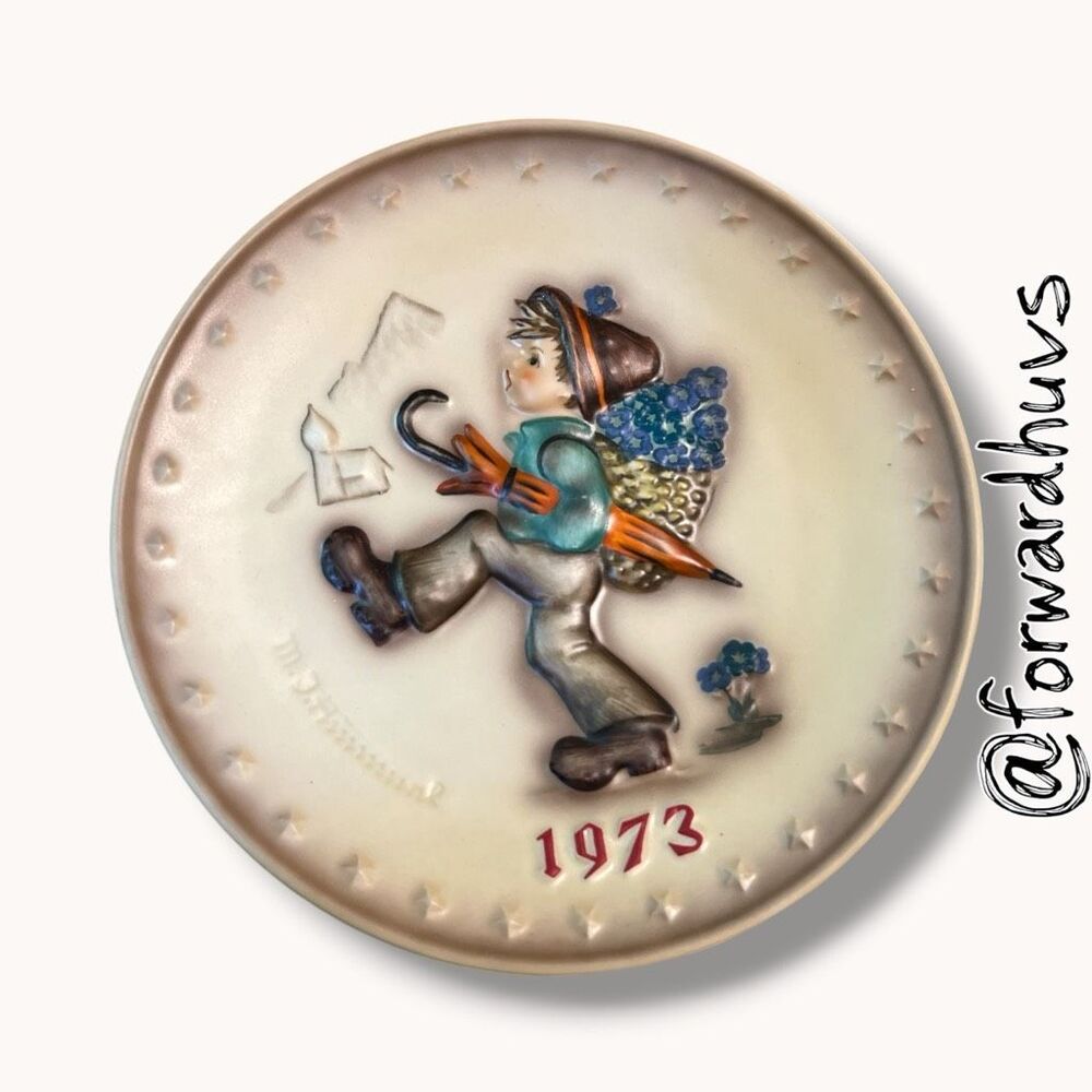 Goebel Hummel 1973 3rd Annual Plate Boy with Umbrella Hand Painted 7.5”